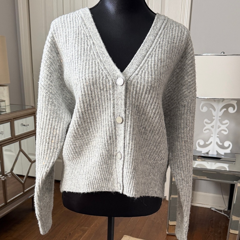Guess NWT ❤️ Gray V-Neck Button-Up Sweater - Sprinkled w/ Clear Sequins  FUN Med